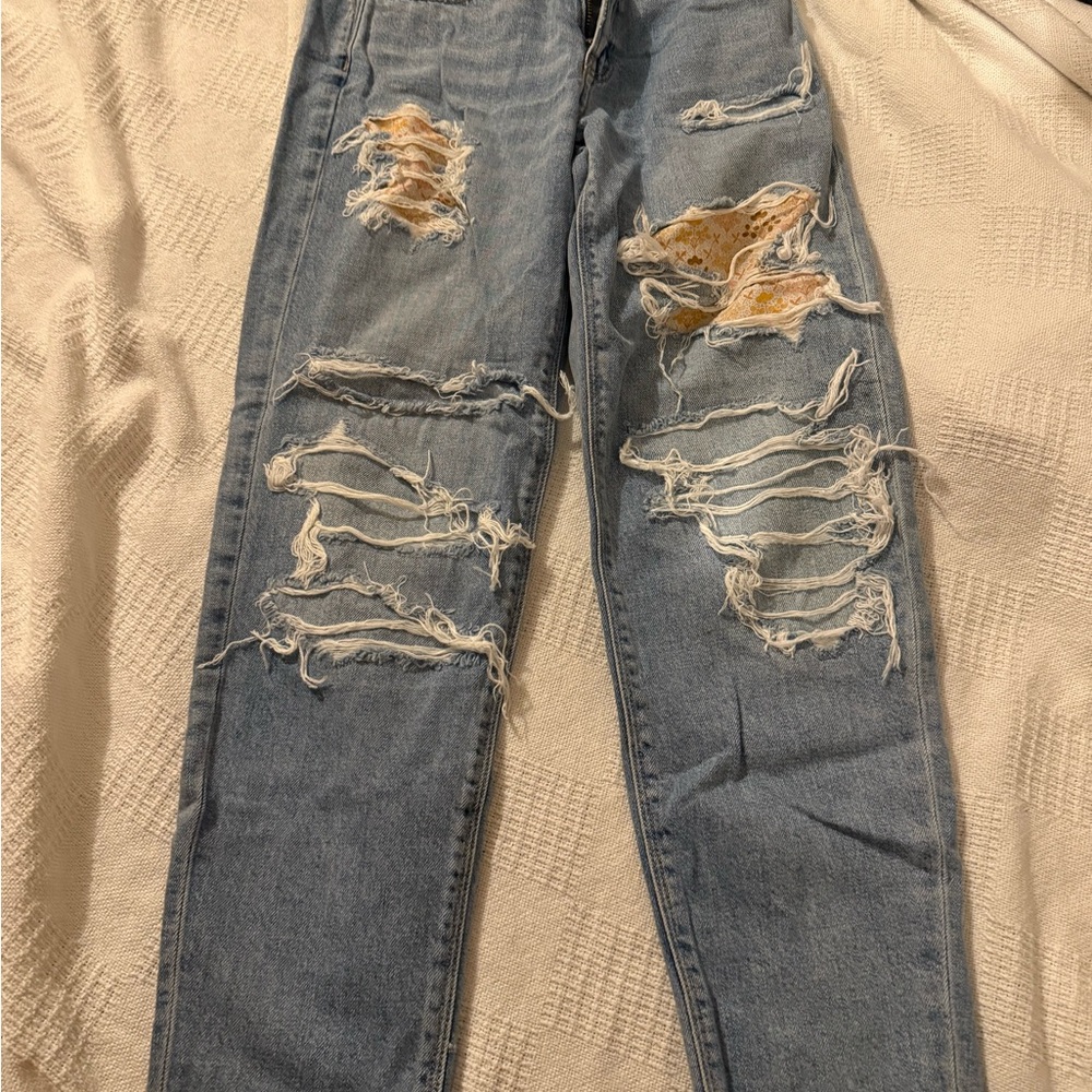 American Eagle Outfitters Light Blue Distressed Mom Jean